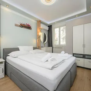 Elegance Palais Palffy 4*, וינה אוסטריה